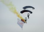 The Tigers Parachute Display Team Performing At Dunsfold Stock Photo