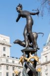 Bronze Statue Of Goddess Diana ( Ej Clack 1952) In Green Park Lo Stock Photo