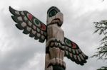 Native Indian Art In Butchart Gardens Stock Photo