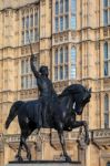 Richard I Statue Outside The Houses Of Parliament Stock Photo