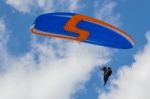 Devils Dyke, Brighton/sussex - July 22 : Paragliding At Devil's Stock Photo