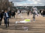 Bubblemaker On The Southbank Of The Thames Stock Photo