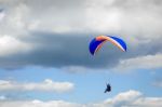 Devils Dyke, Brighton/sussex - July 22 : Paragliding At Devil's Stock Photo