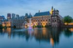 Binnenhof Palace, Place Of Parliament At Dusk Stock Photo