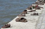 Iron Shoes Memorial To Jewish People Executed Ww2 In Budapest Stock Photo