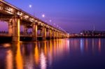 Rainbow Fountain Show At Banpo Bridge In Seoul, South Korea Stock Photo