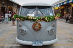 Old Vintage Volkswagen Van At Night Market, Srinakarin Road Stock Photo