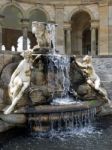 View Of The Nymph's Fountain By The Lake At Hever Castle Stock Photo