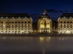 Miroir D'eau At Place De La Bourse In Bordeaux Stock Photo