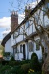 View Of A Thatched Cottage In Micheldever Hampshire Stock Photo