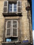 The Buildings In Rue Notre-dame Bodeeaux Have Seen Better Days Stock Photo