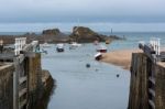 Bude, Cornwall/uk - August 15 : Boats In The Harbour At Bude On Stock Photo