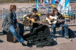 Busking In North Berwick Stock Photo