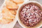 Multi Grains Berry Rice With Grilled Chicken Wings Stock Photo