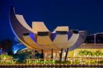 Singapore - Feb 10 , 2017 : Singapore Cityscape At Night In Singapore Stock Photo