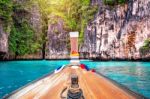 Long Boat And Blue Water At Maya Bay In Phi Phi Island, Krabi Thailand Stock Photo