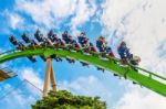 Zhuhai, Guangdong, China- Nov 9, 2017 : Tourist Enjoy A Fast Roller Coaster Ride At The Zhuhai Chimelong Ocean Kingdom Park In Zhuhai, China Stock Photo