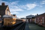 Carriages Waiting For The Train To Arrive At Sheffield Park Stat Stock Photo