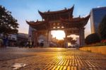 Kunming, China- Mach 3, 2017: The Archway Is A Traditional Piece Of Architecture And The Emblem Of The City Of Kunming In China Stock Photo