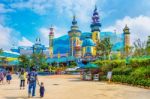 Zhuhai, Guangdong, China- Nov 9, 2017 : Tourist At The Zhuhai Chimelong Ocean Kingdom Park In Zhuhai, China Stock Photo