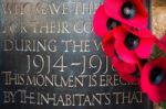 Poppies On The War Memorial  On Remembrance Sunday In East Grins Stock Photo