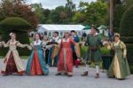 Old Fashioned Dancing At Hever Castle Stock Photo