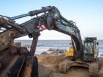 Hopton-on-sea Norfolk Uk March 2014 - Repairing Sea Defences Stock Photo