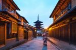 Asian Woman Wearing Japanese Traditional Kimono At Yasaka Pagoda And Sannen Zaka Street In Kyoto, Japan Stock Photo