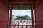 Seoul, South Korea - July 17: Tourists Taking Photos Of The Beautiful Scenery Around Gyeongbokgung Palace On July 17, 2015 In Seoul, South Korea Stock Photo