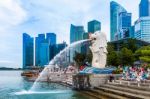 Singapore - Aug 8 ,2017 : Merlion Statue And Cityscape In Singapore Stock Photo