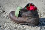 Iron Shoes Memorial To Jewish People Executed Ww2 In Budapest Stock Photo