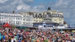 People Watching The Airbourne Airshow At Eastbourne 2014 Stock Photo