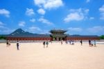 Seoul, South Korea - June 28: Soldier With Traditional Joseon Dynasty Uniform Guards The Gyeongbokgung Palace On June 28, 2015 In Seoul, South Korea Stock Photo