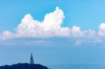 The Beauty Of The Sky When Light Hits The Clouds And Mountain Stock Photo