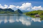 Mae Kaung Dam In Northern Thailand Stock Photo