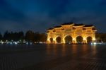 Night Scene Of Liberty Square Main Gate In Taipei, Taiwan Stock Photo