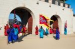 Seoul, South Korea - January 17: Soldier With Traditional Joseon Dynasty Uniform Guards The Gyeongbokgung Palace On January 17, 2015 In Seoul, South Korea Stock Photo