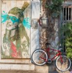 Street Art Graffiti On A Wall In The Street Of Cartagena, Colomb Stock Photo