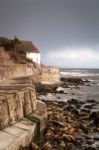 Runwick Bay White House-north Yorkshire-uk Stock Photo