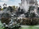 Monument To The Girondins In Place Des Quincones Bordeaux Stock Photo