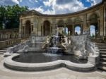 View Of The Nymph's Fountain By The Lake At Hever Castle Stock Photo