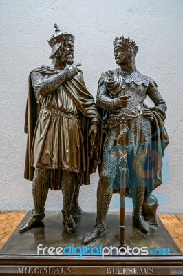 A Statue Of Bolesław I Chrobry And Miecislaus At The Wilanow Pa… Stock Photo