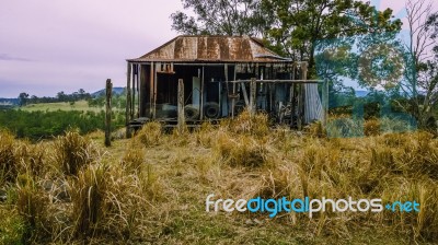 Abandoned Outback Farming Shed In Queensland Stock Photo