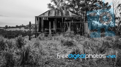 Abandoned Outback Farming Shed In Queensland Stock Photo