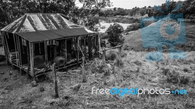 Abandoned Outback Farming Shed In Queensland Stock Photo