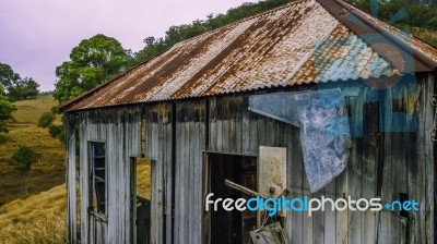 Abandoned Outback Farming Shed In Queensland Stock Photo