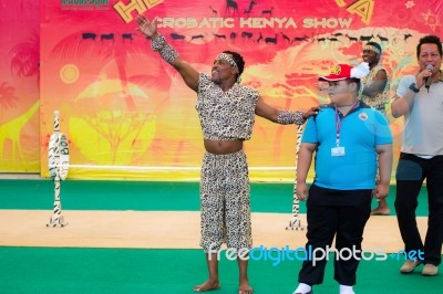 Acrobatic Kenya Show In Dusit Zoo, In The July 27, 2016. Bangkok Thailand Stock Photo