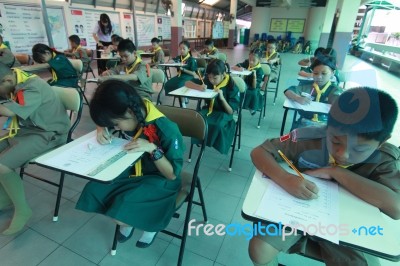 Activity Of Teaching Elementary Students. Elementary Students Are Test Lesson. The Students Intend Exam Stock Photo