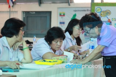 Activity Of Teaching Elementary Students. Elementary Students Are Test Lesson. The Students Intend Exam Stock Photo