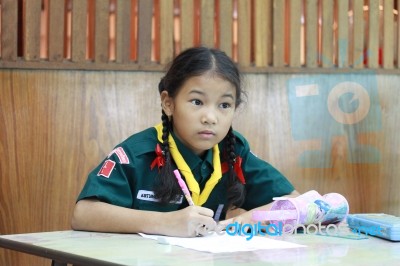 Activity Of Teaching Elementary Students. Elementary Students Are Test Lesson. The Students Intend Exam Stock Photo